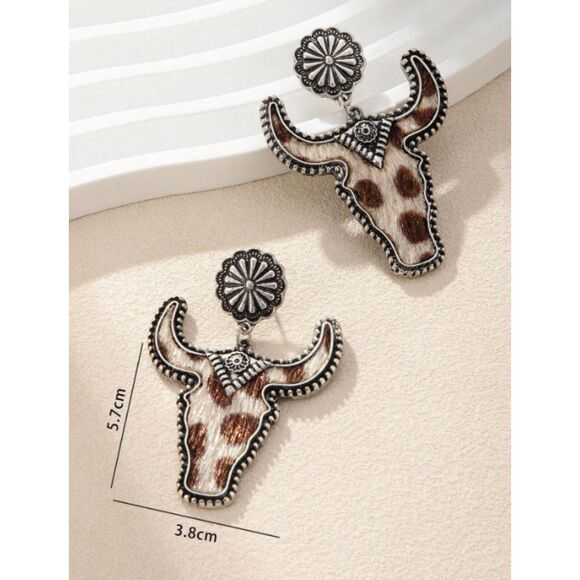 New Retro Cow Head Shaped Leopard Print Leather Earring - Picture 3 of 6